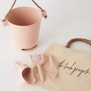 The Beach People kids beach toy set